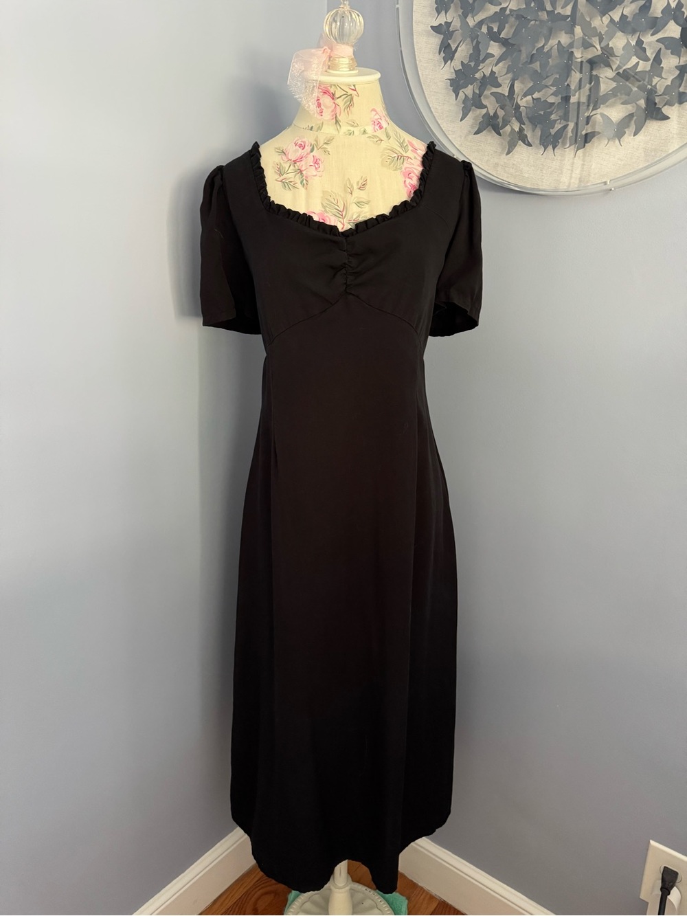 LOFT Black Midi Dress with Sweetheart Neckline and Puff Sleeves